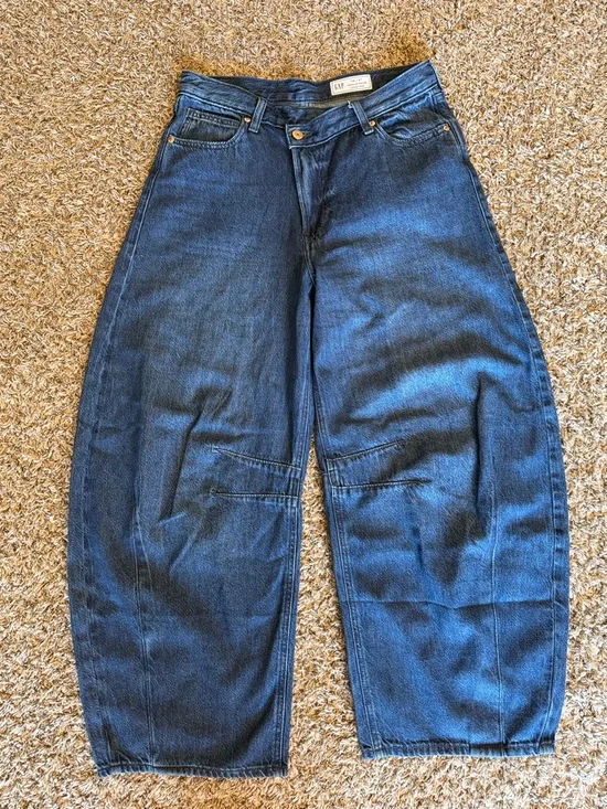 Gap horseshoe high rise ultra soft jeans with crossover waist - Picture 1 of 5